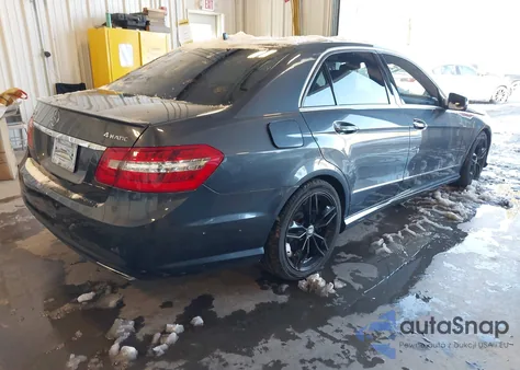 2013 Mercedes-Benz E 350 4Matic z USA, uszkodzony, nr VIN WDDHF8JB9DA744413